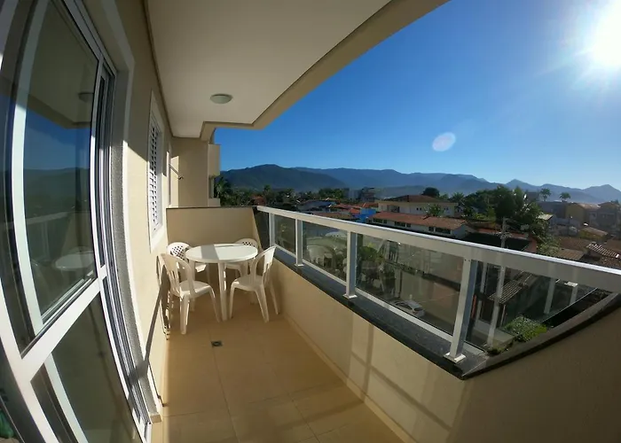 Beach House Itaguá 1 - Em Ubatuba a 300m da orla mais charmosa, com excelente localização