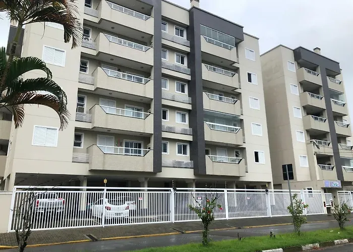 Beach House Itaguá 1 - Em Ubatuba a 300m da orla mais charmosa, com excelente localização